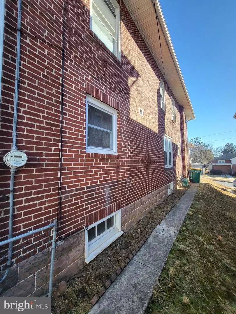 Entry Way - 2125 Fairview St, Reading, PA 19609 photo 9 of 9
