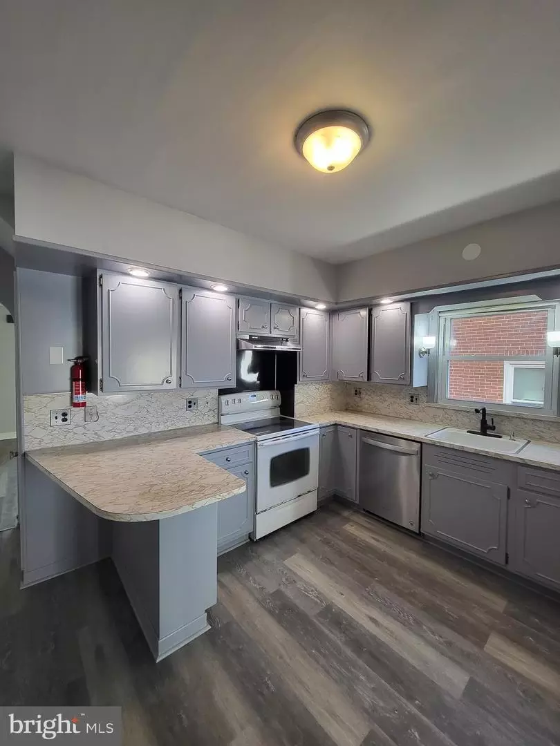 Kitchen - 2125 Fairview St, Reading, PA 19609 photo 2 of 3