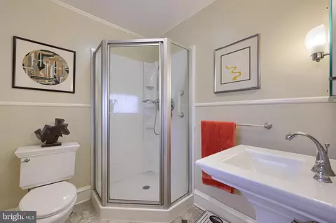 Bath - 1606 Olive St, Reading, PA 19604 photo 2 of 3