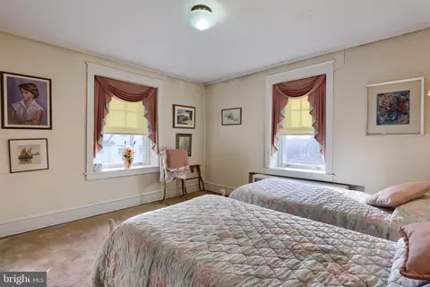 Bedroom - 1606 Olive St, Reading, PA 19604 photo 4 of 6