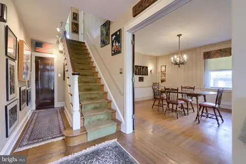 Entry Way - 1606 Olive St, Reading, PA 19604 photo 2 of 3