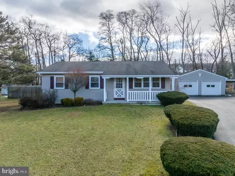 17 Villa Cir, Blandon, PA 19510