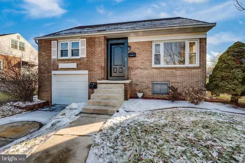 504 Harding Ave, Reading, PA 19607 photo 2