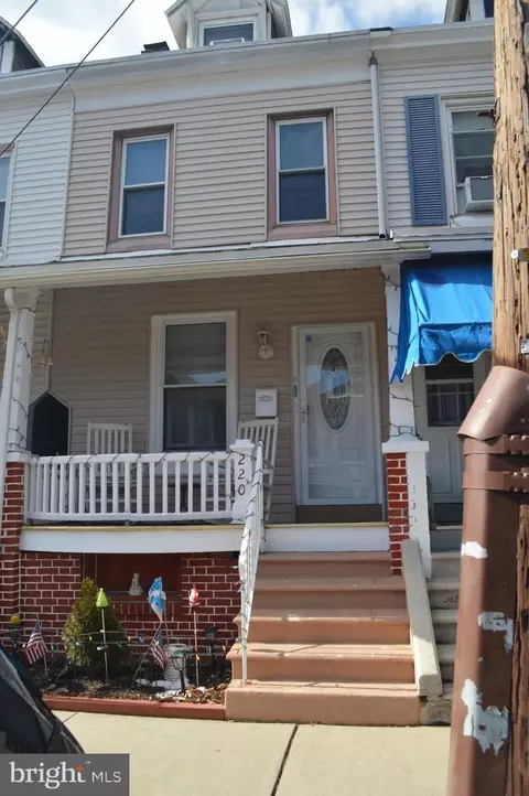 220 S 3rd Ave, West Reading, PA 19611