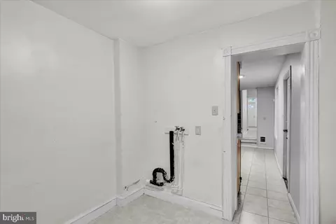 437 S 6th St, Reading, PA 19602 photo 5