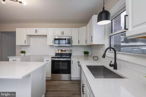 Kitchen - 1400 Commonwealth Blvd, Reading, PA 19607 photo 5 of 6