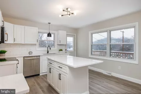Kitchen - 1400 Commonwealth Blvd, Reading, PA 19607 photo 2 of 6
