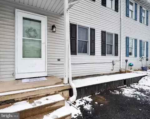127 W Shackamaxon St, Leesport, PA 19533