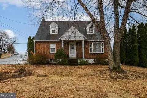 256 Shackamaxon St, Leesport, PA 19533