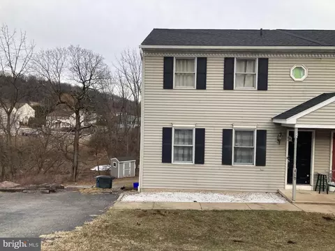 419 Grove Ave, Mohnton, PA 19540