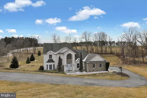 158 Steeple Dr, Robesonia, PA 19551