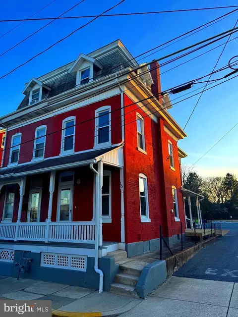 16 S Hull St, Reading, PA 19608