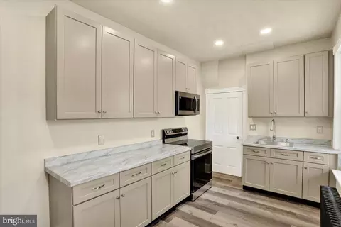 16 S Hull St, Reading, PA 19608 photo 10