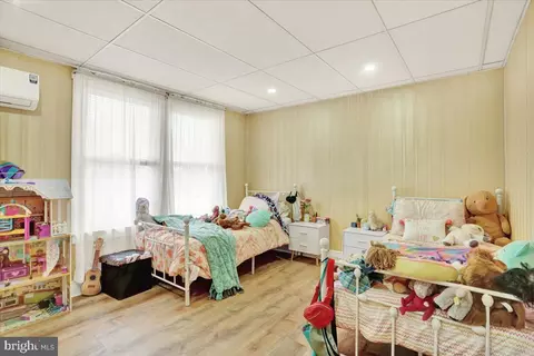 Bedroom - 33 Cacoosing Ave, Reading, PA 19608 photo 1 of 7