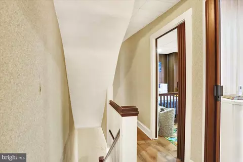 Entry Way - 33 Cacoosing Ave, Reading, PA 19608 photo 4 of 6