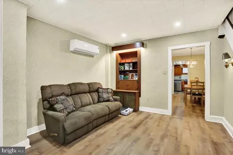 Living - 33 Cacoosing Ave, Reading, PA 19608 photo 1 of 1
