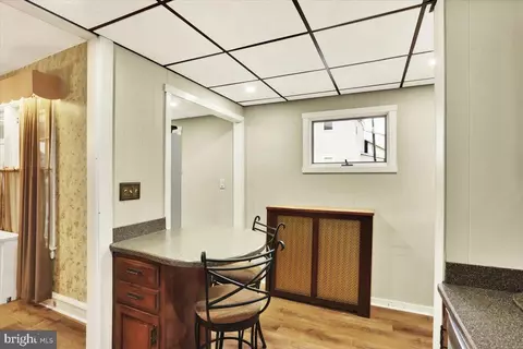 Entry Way - 33 Cacoosing Ave, Reading, PA 19608 photo 3 of 6