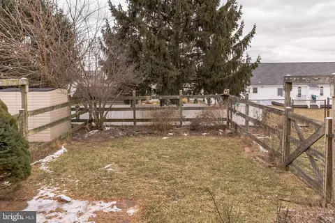 452 Hoch Rd, Blandon, PA 19510