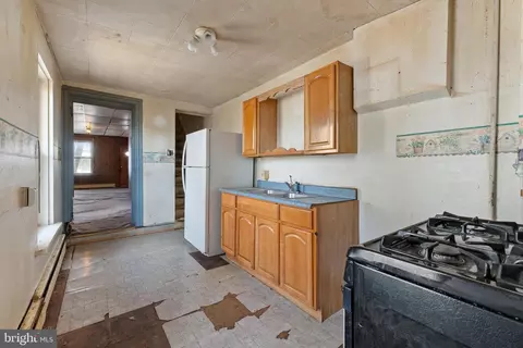 1228 Spring St, Reading, PA 19604 photo 7