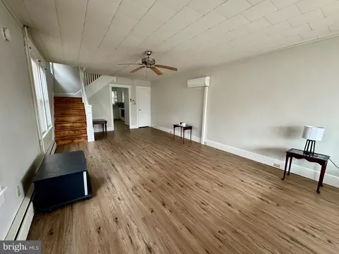 Living - 1117 Fern Ave, Reading, PA 19607 photo 1 of 2
