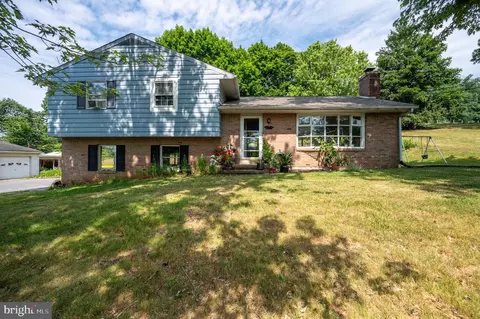 1442 Blessing Ln, Reading, PA 19605