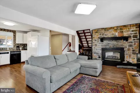 321 Pershing Blvd, Reading, PA 19607 photo 12