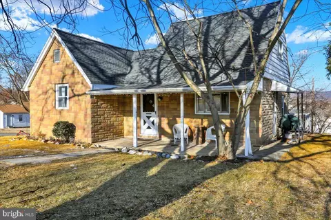 321 Pershing Blvd, Reading, PA 19607 photo 3