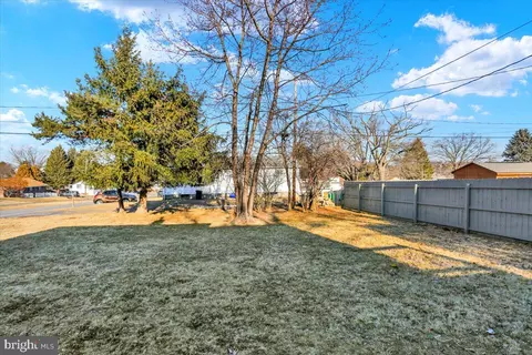 321 Pershing Blvd, Reading, PA 19607 photo 8