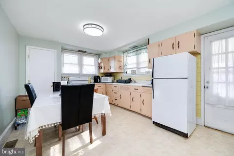 Entry Way - 118 Beverly Ave, Reading, PA 19607 photo 1 of 1