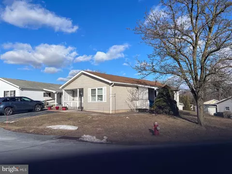 65 Westview Ter, Womelsdorf, PA 19567