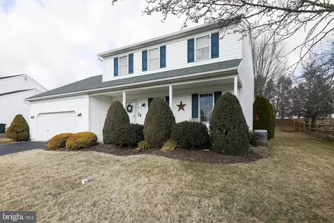Exterior - 9 Roxberry Dr, Reading, PA 19608 photo 2 of 7