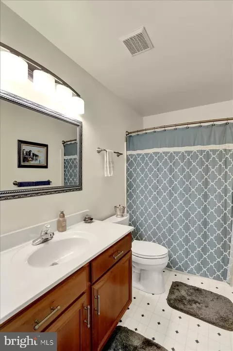 Bath - 9 Roxberry Dr, Reading, PA 19608 photo 2 of 2