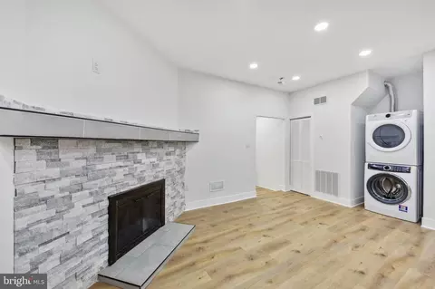 Living - 1024 Fox Run, Reading, PA 19606 photo 2 of 2
