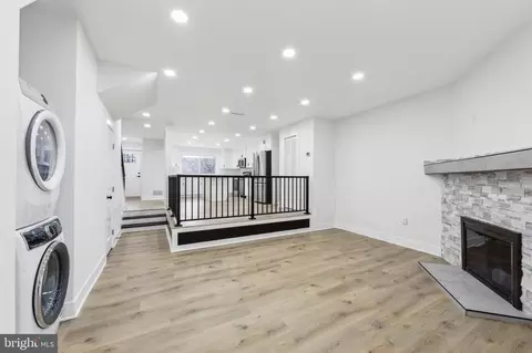 Entry Way - 1024 Fox Run, Reading, PA 19606 photo 3 of 3