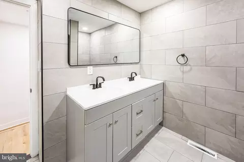 Bath - 1024 Fox Run, Reading, PA 19606 photo 1 of 2