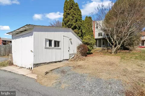 Exterior - 50 E Summit St, Mohnton, PA 19540 photo 6 of 6