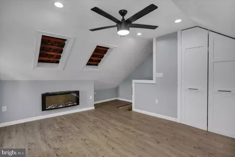 Entry Way - 50 E Summit St, Mohnton, PA 19540 photo 2 of 4