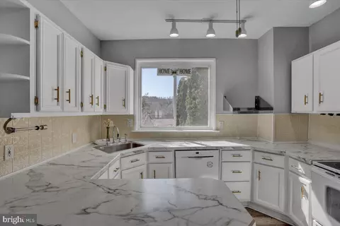 Kitchen - 50 E Summit St, Mohnton, PA 19540 photo 3 of 3