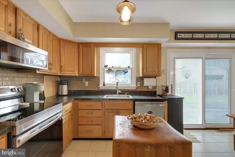1839 Shellbark Dr, Reading, PA 19608 photo 10
