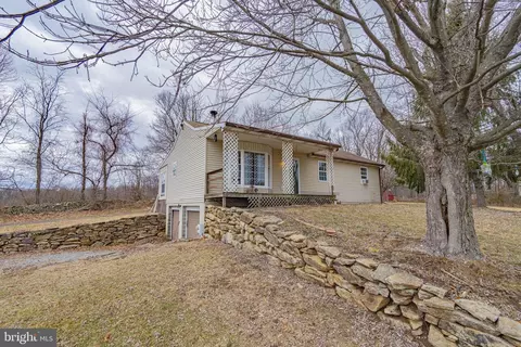 80 Stone Ave, Alburtis, PA 18011