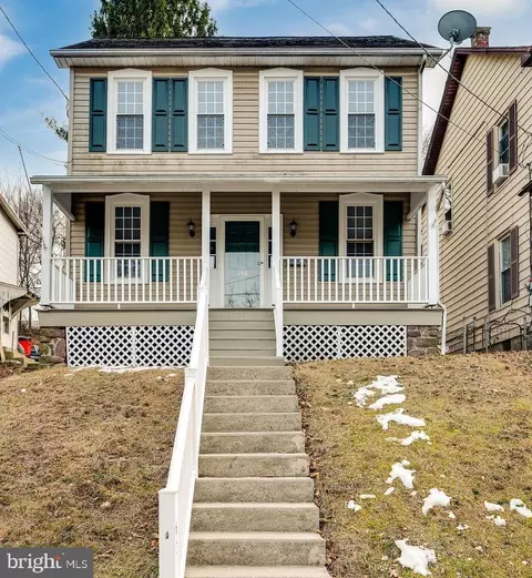 146 Walnut St, Mohnton, PA 19540