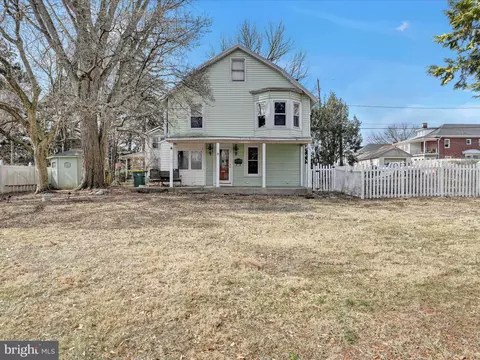 208 Perkasie Ave, West Lawn, PA 19609