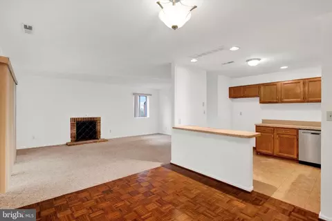 Living - 1 Muirfield Dr, Reading, PA 19607 photo 3 of 3