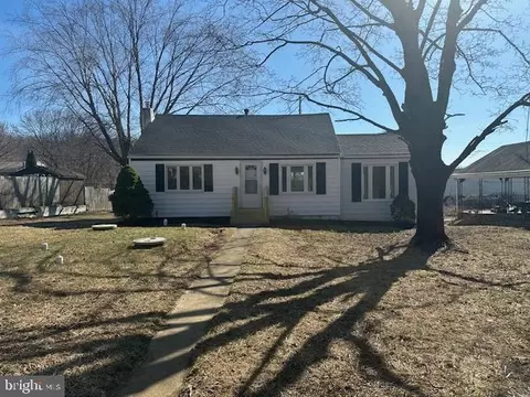 13 Vale Dr, Boyertown, PA 19512