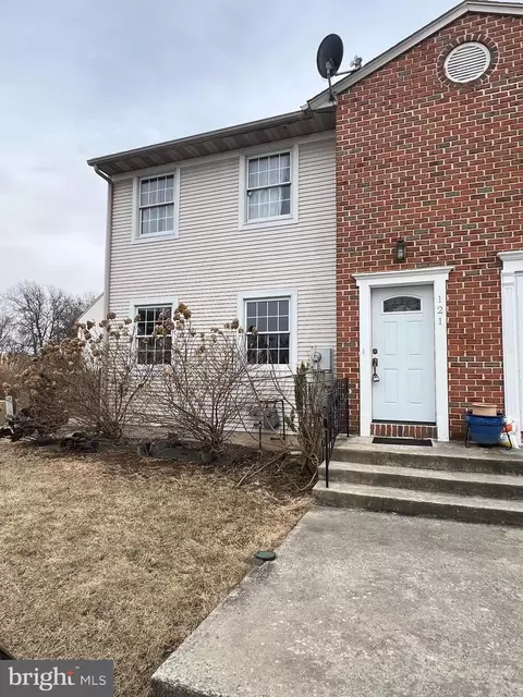 121 White Birch Ln, Blandon, PA 19510