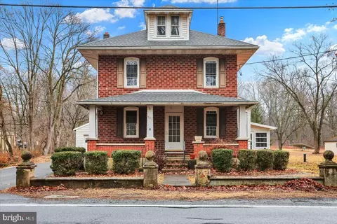 583 Mohrsville Rd, Shoemakersville, PA 19555