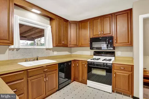 60 Octagon Ave, Reading, PA 19608 photo 10