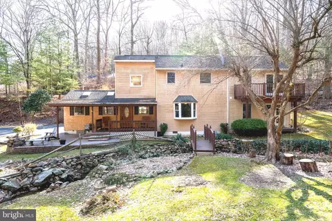 2105 Weisstown Rd, Boyertown, PA 19512