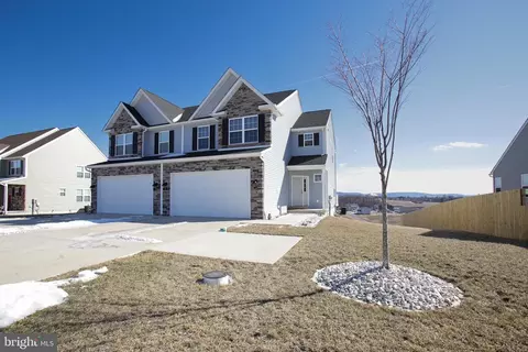 252 Ida Red Dr, Leesport, PA 19533