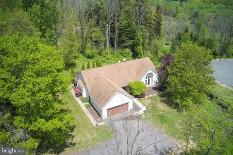 101 Nuss Rd, Bechtelsville, PA 19505